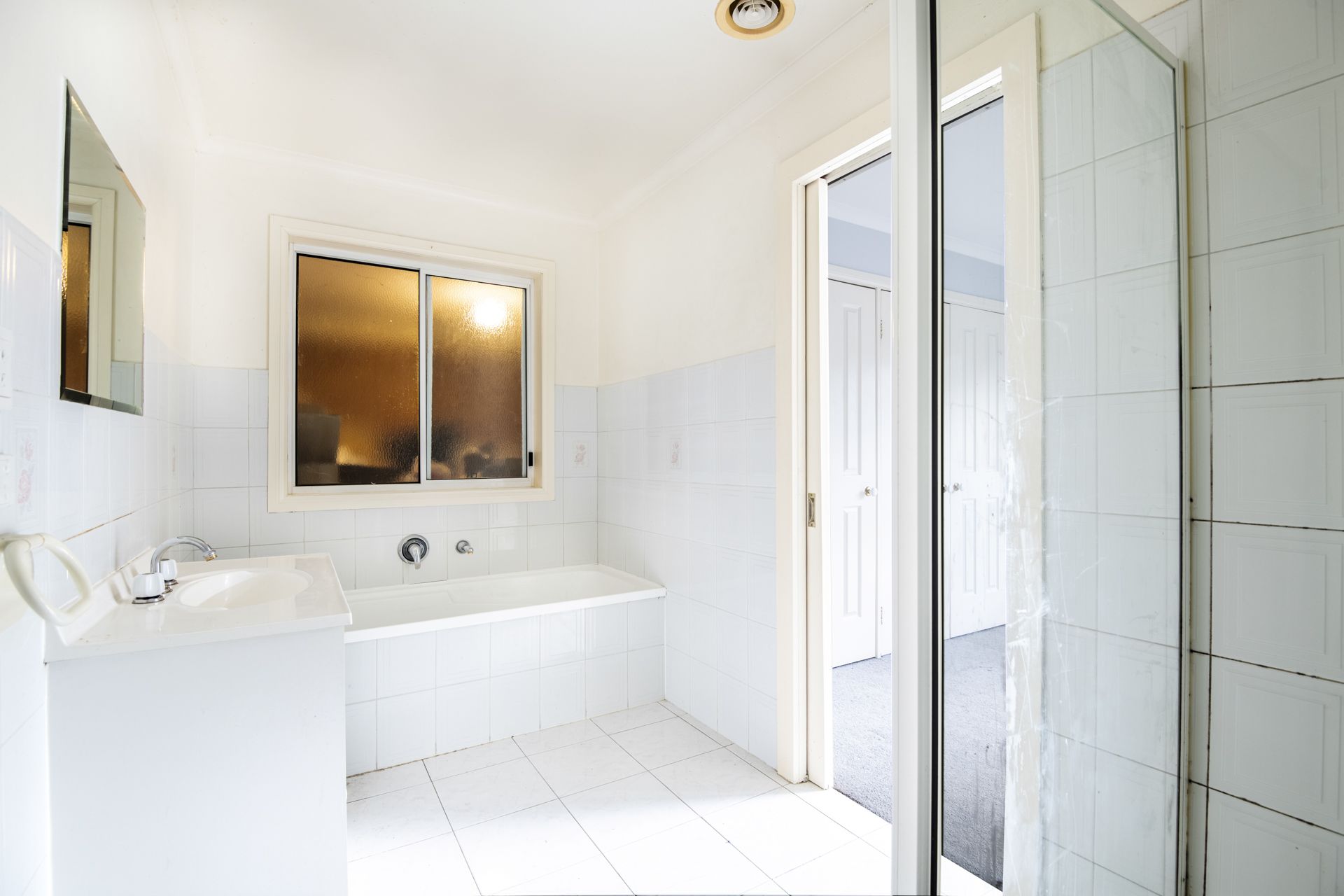 HOME LIKE UNIT- UNDER RENOVATIONS