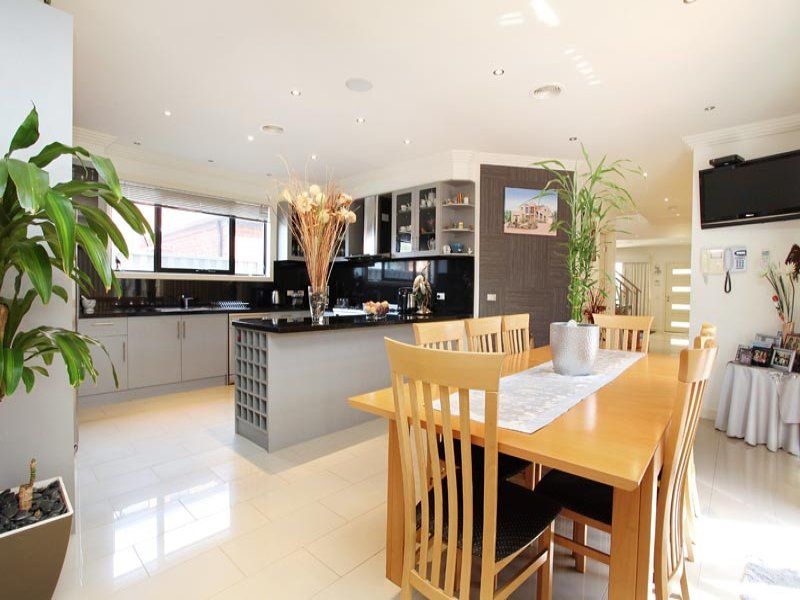 6 Linlithgow Parade, Caroline Springs - Thumbnail 5