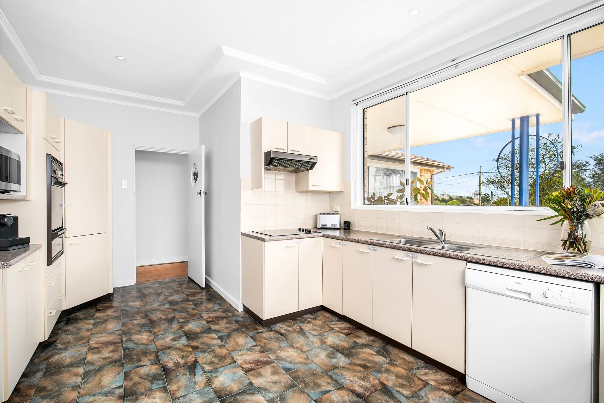 8 Ventura Avenue, Miranda, Miranda - Thumbnail 7