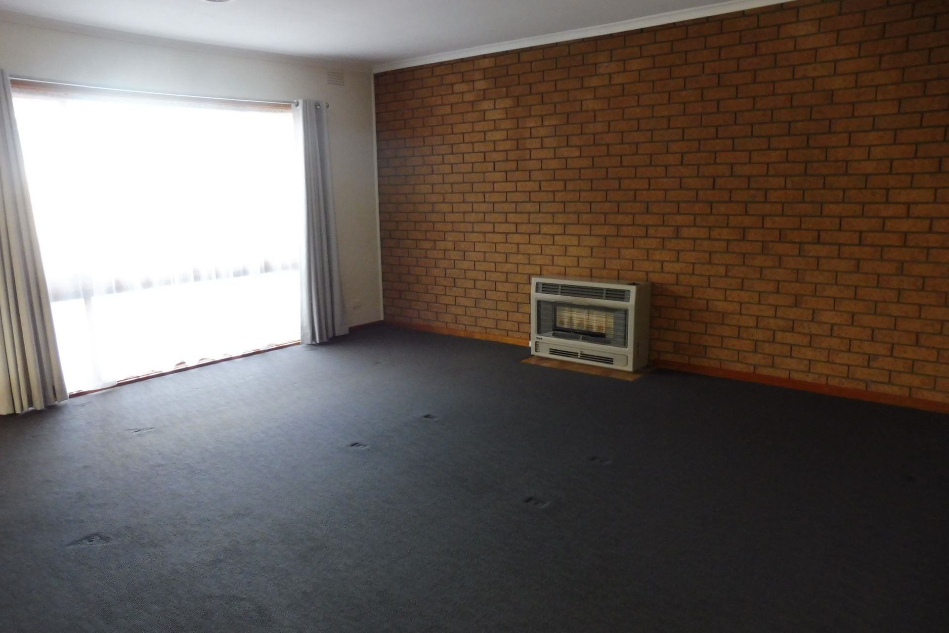 LARGE FAMILY HOME