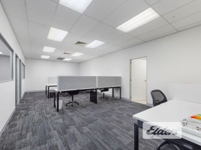 FULLY LEASED MOUNT GRAVATT FREESTANDER