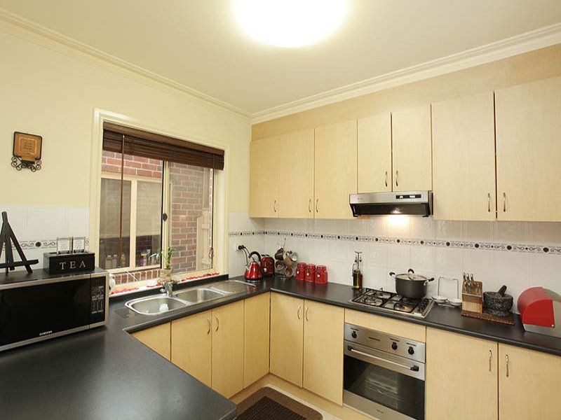 18 Trinity Way SOUTH MORANG, South Morang - Thumbnail 5