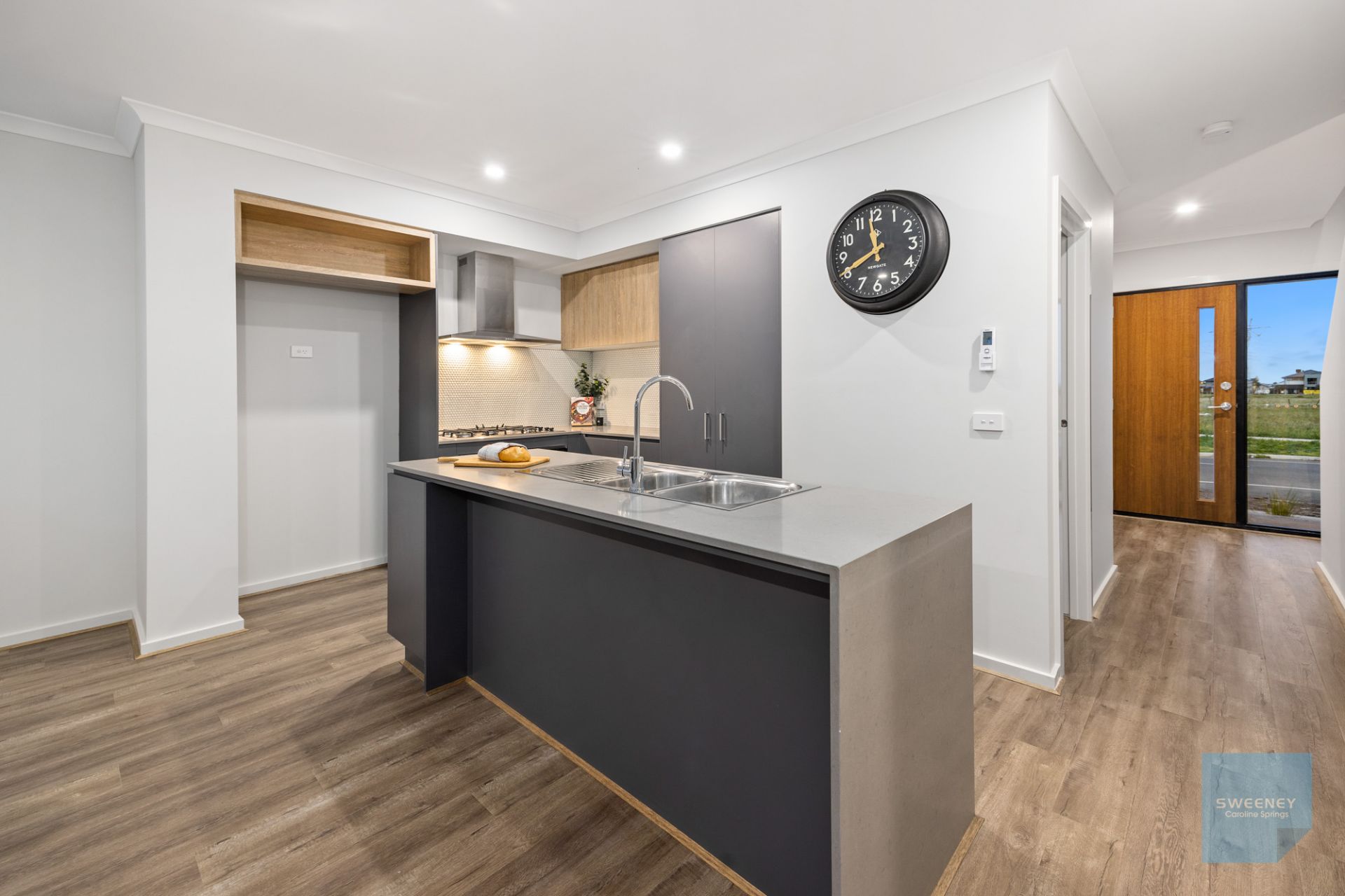37 Adventure Avenue, Fraser Rise - Thumbnail 4
