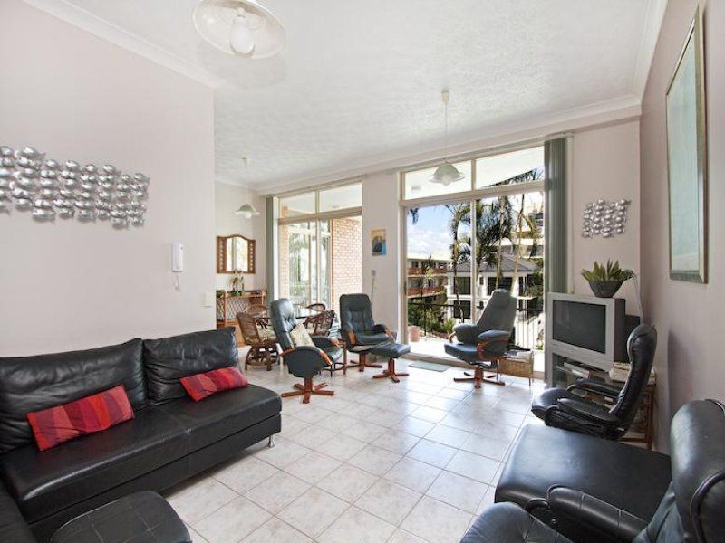 3/6 Petrie Street 'Hanalei' (aka 3/3 Tweed Tce) RAINBOW BAY QLD, ) Rainbow Bay - Thumbnail 6