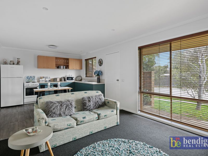 2/49 Chum St, Golden Square Bendigo Real Estate