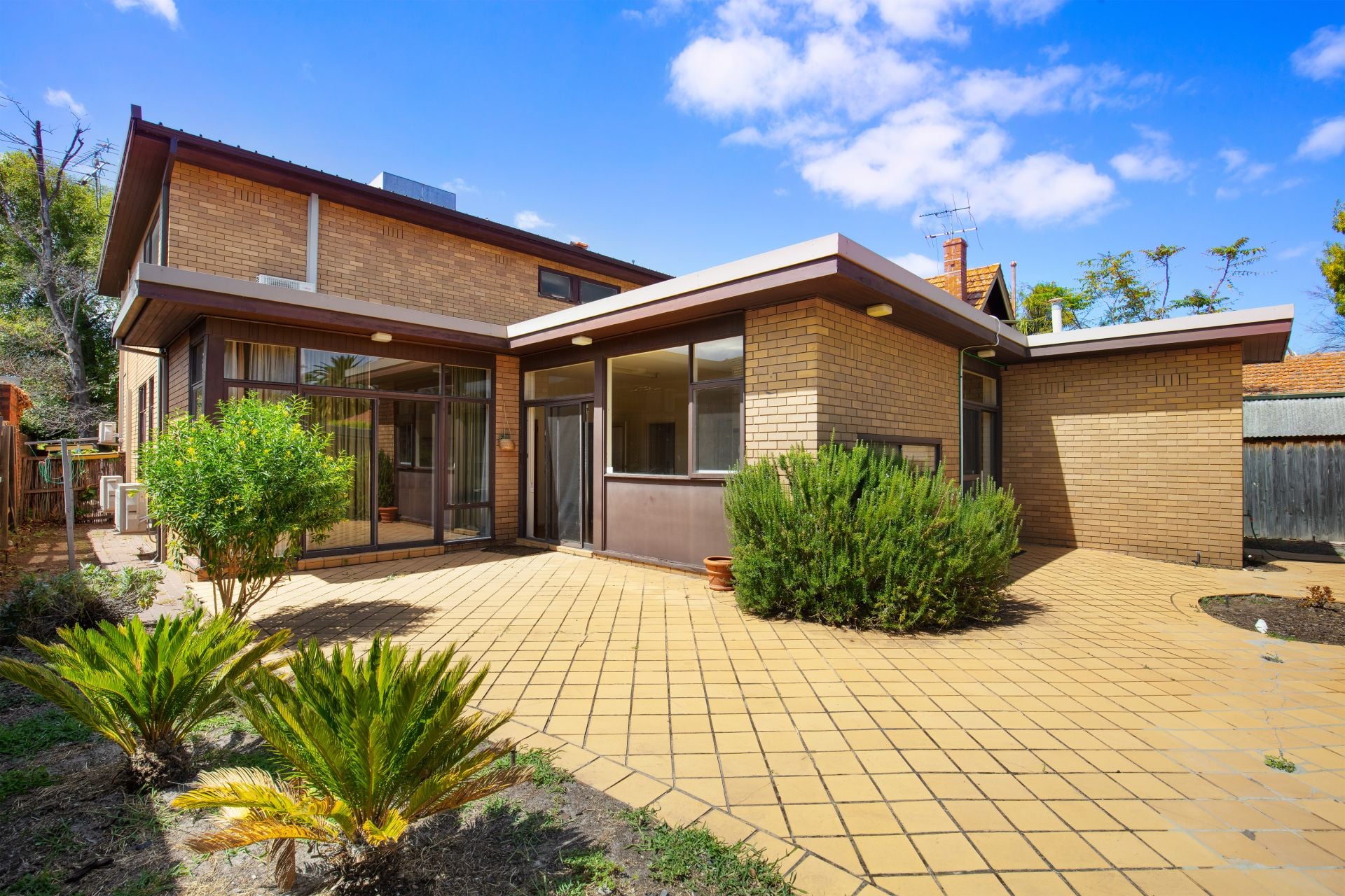 13 Labassa Grove, Caulfield North - Thumbnail 2