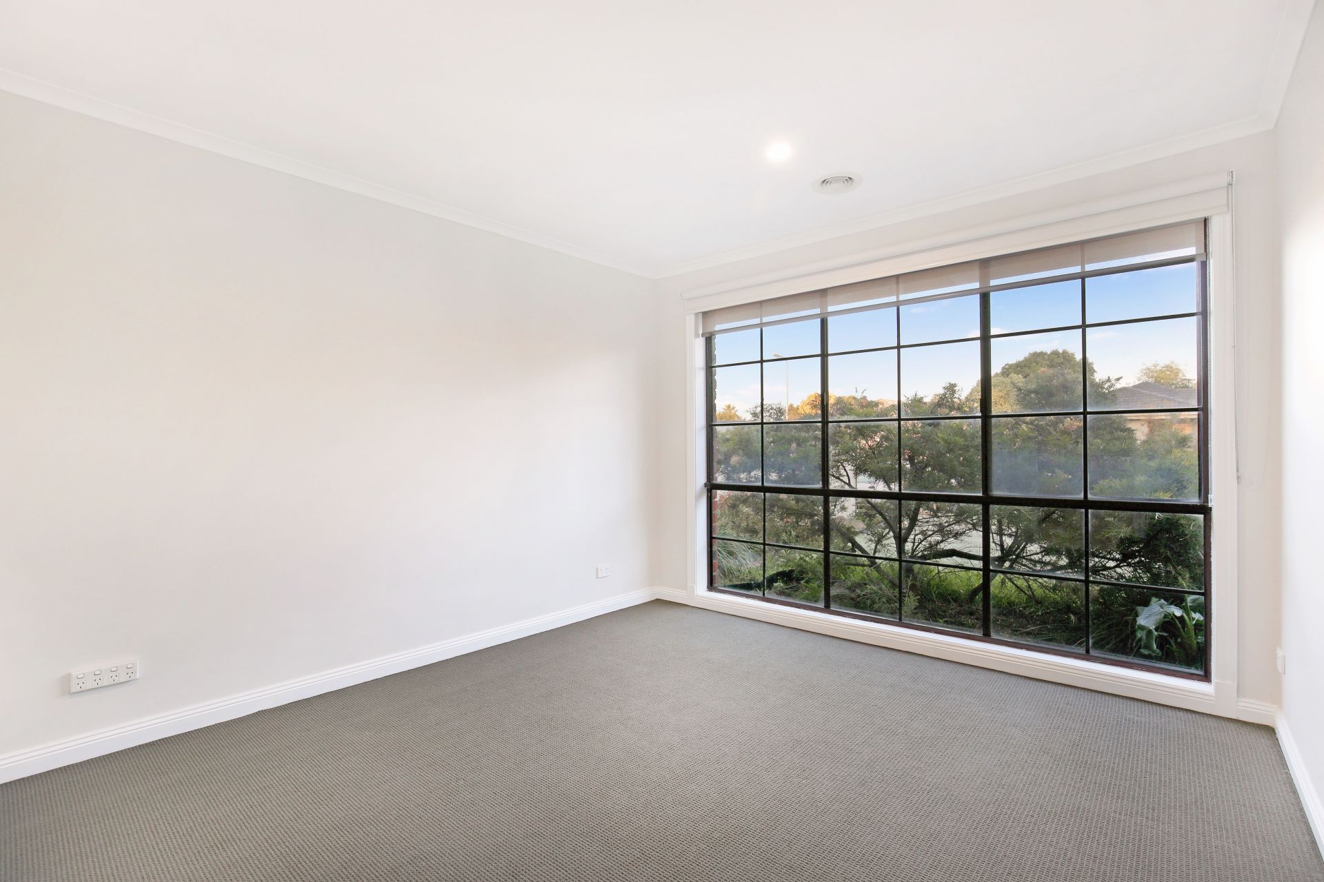 Freshly Painted 3 Bedroom Family Home!!