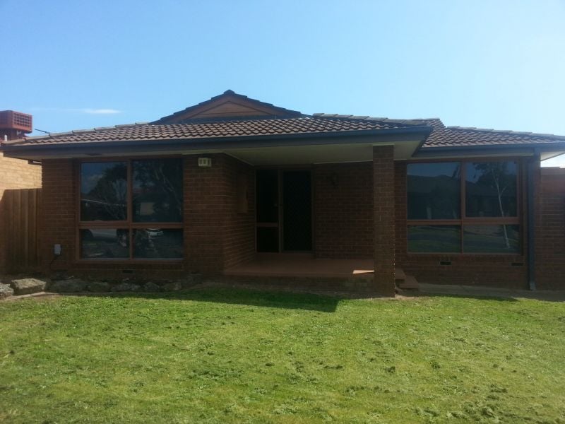 28 Hurlstone Crescent, Mill Park
