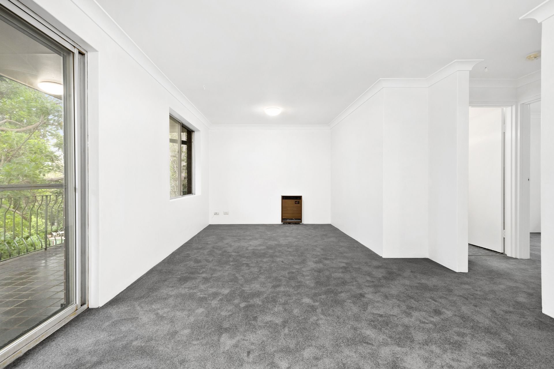 Real Estate For Sale 13/7 Western