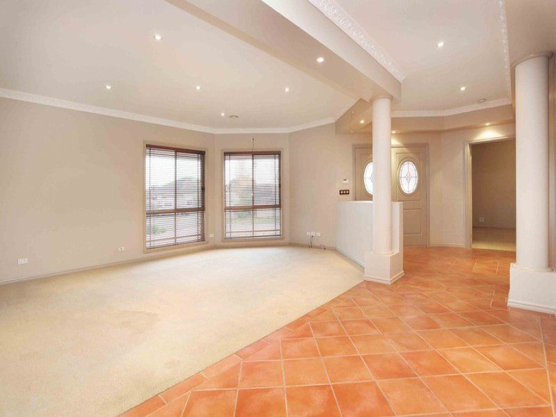 21 Castlemaine Way, Caroline Springs - Thumbnail 6