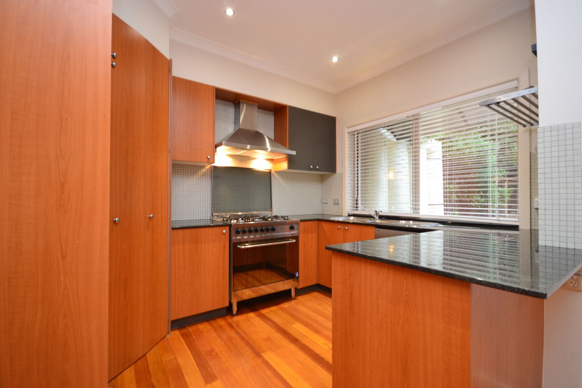 STYLISH MODERN LIVING
