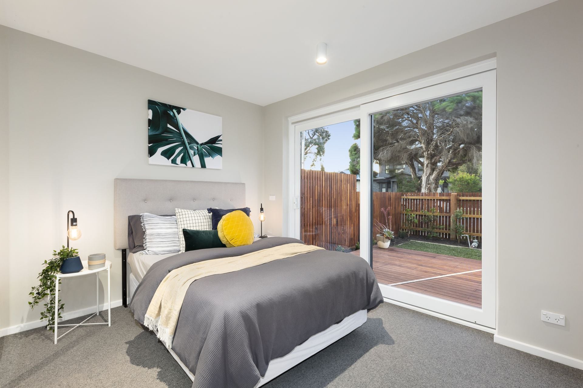 Simply Stunning - Additional Study & Courtyard