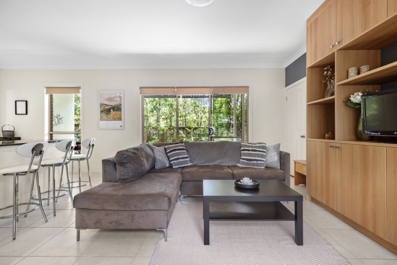 Real Estate For Sale 6 Acacia Circuit Warriewood , NSW