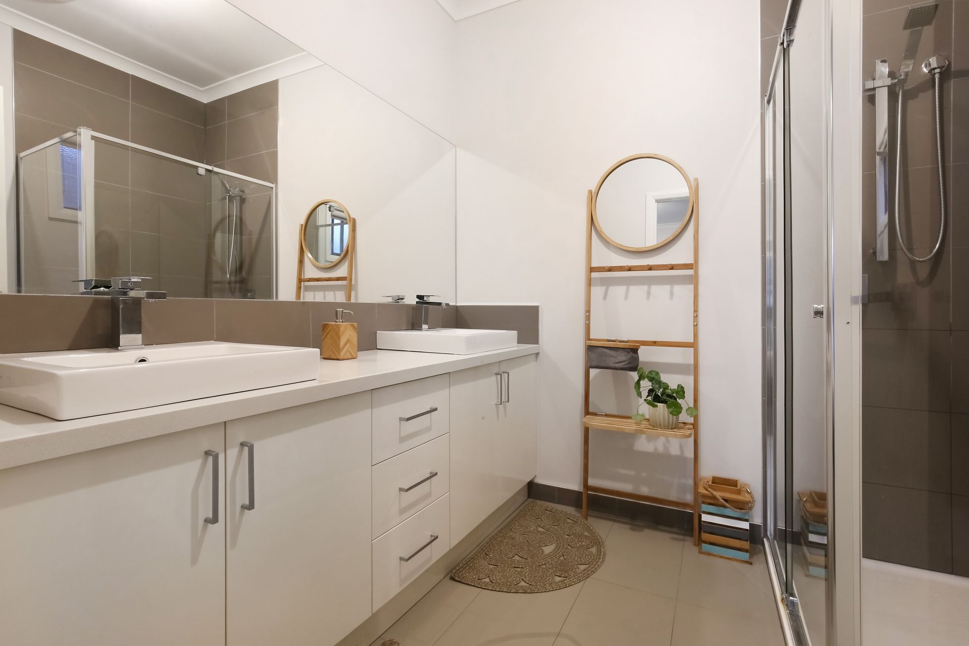Indulge In A Luxurious Lifestyle