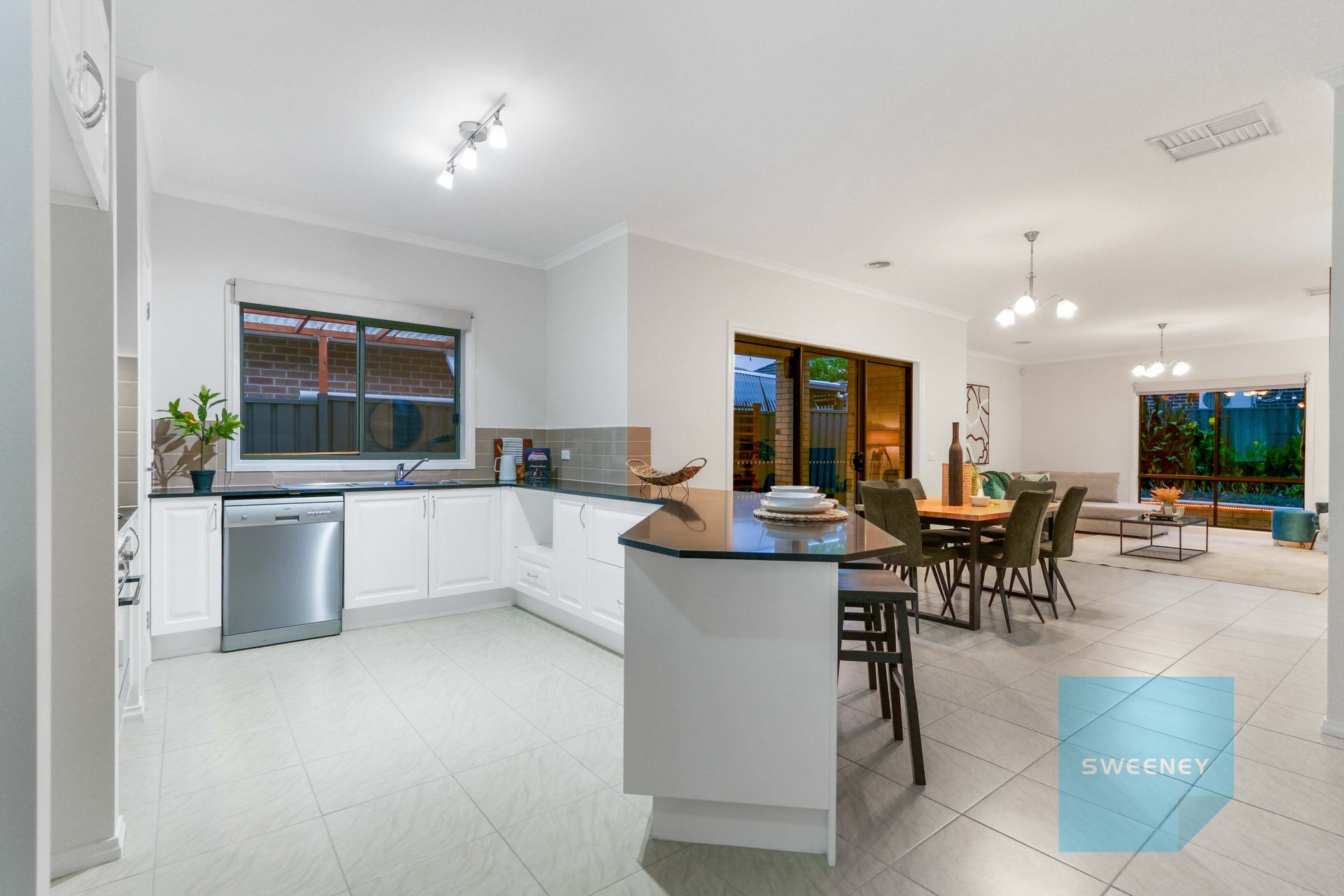 13 Damaine Circuit, Caroline Springs - Thumbnail 4