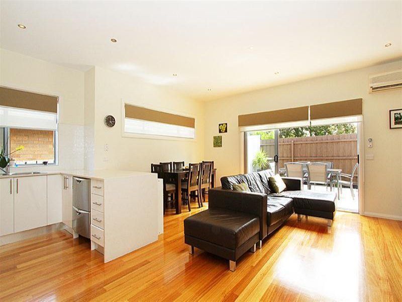2/39 Station Road, Oak Park
