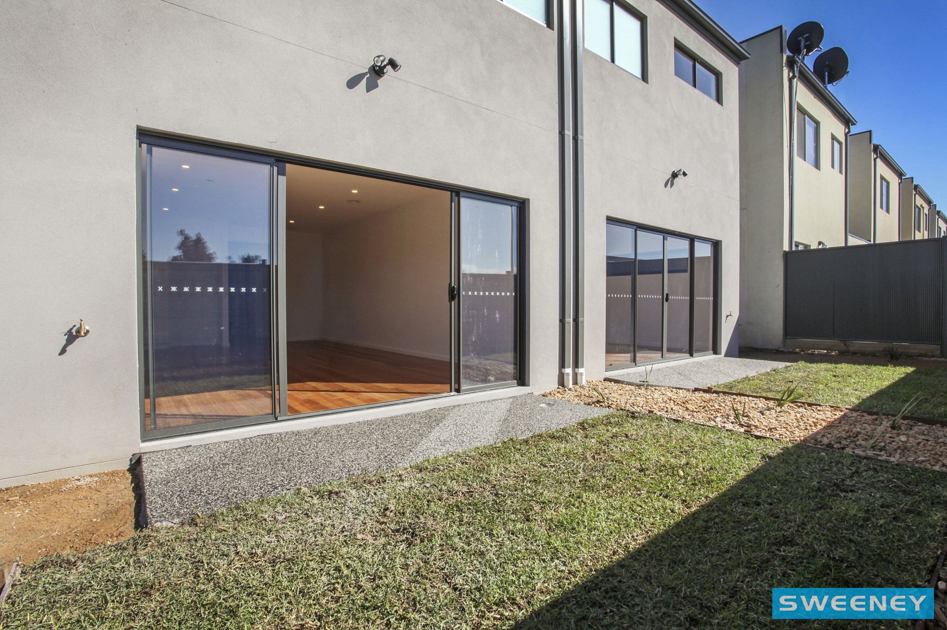 2/42 Lorimer Street, Caroline Springs - Thumbnail 7