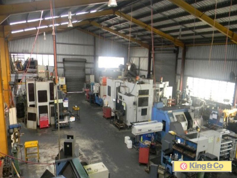 FANTASTIC FREESTANDER, PRIME LOCATION