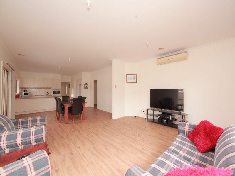 22 Poppy Drive SOUTH MORANG, South Morang - Thumbnail 7