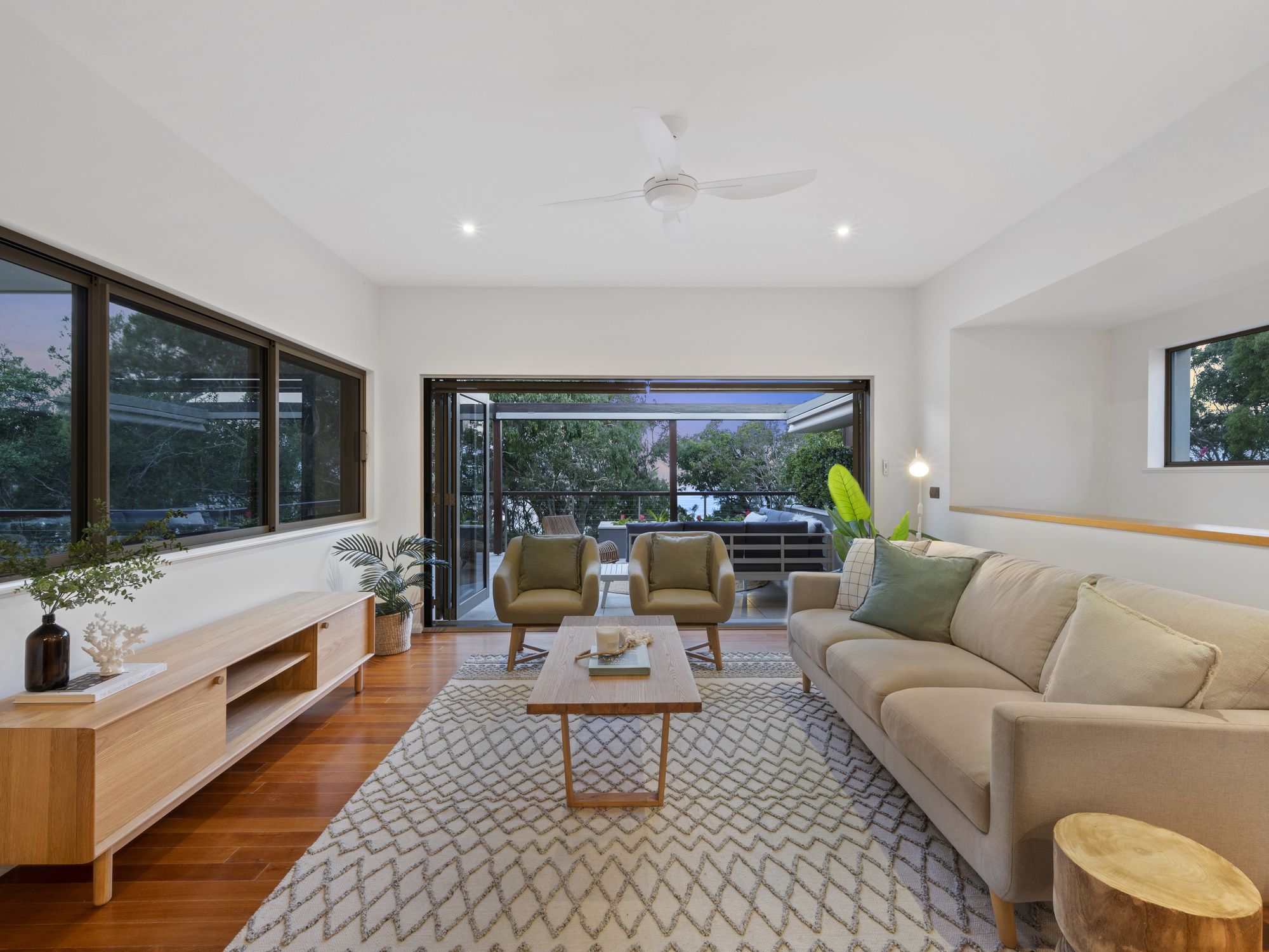 For Sale 10 Ocean Drive Safety Beach , NSW