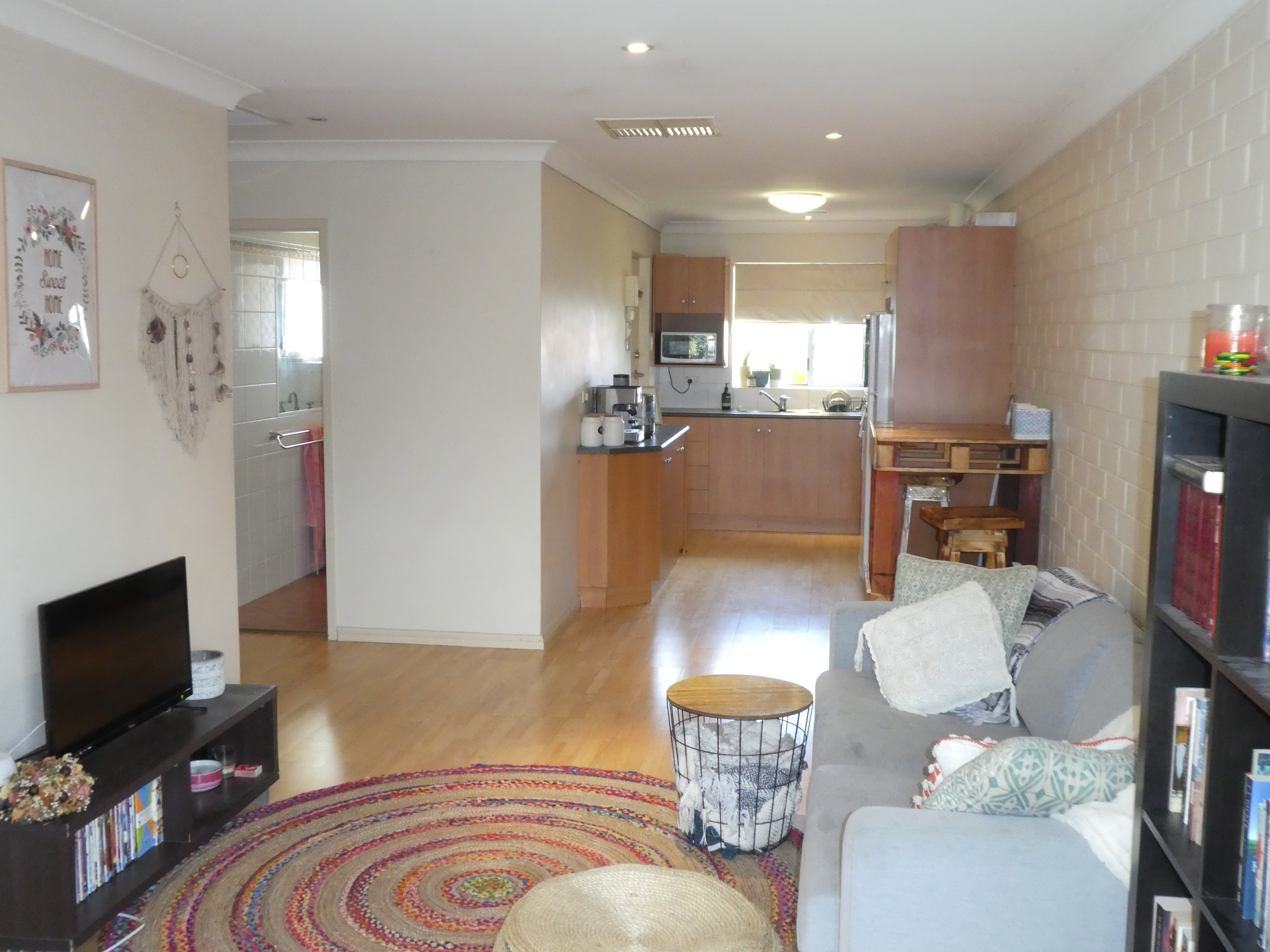 11/4 Loch Street Stepney 5069