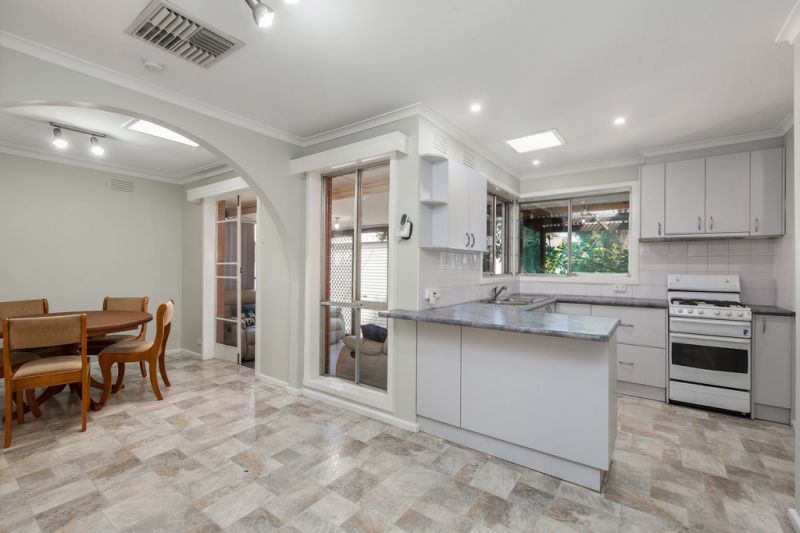 16 Waters Drive, Seaholme - Thumbnail 4