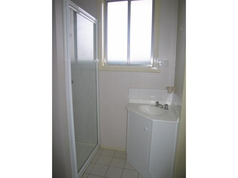 CUTE & COSY, BEST LOCATION!