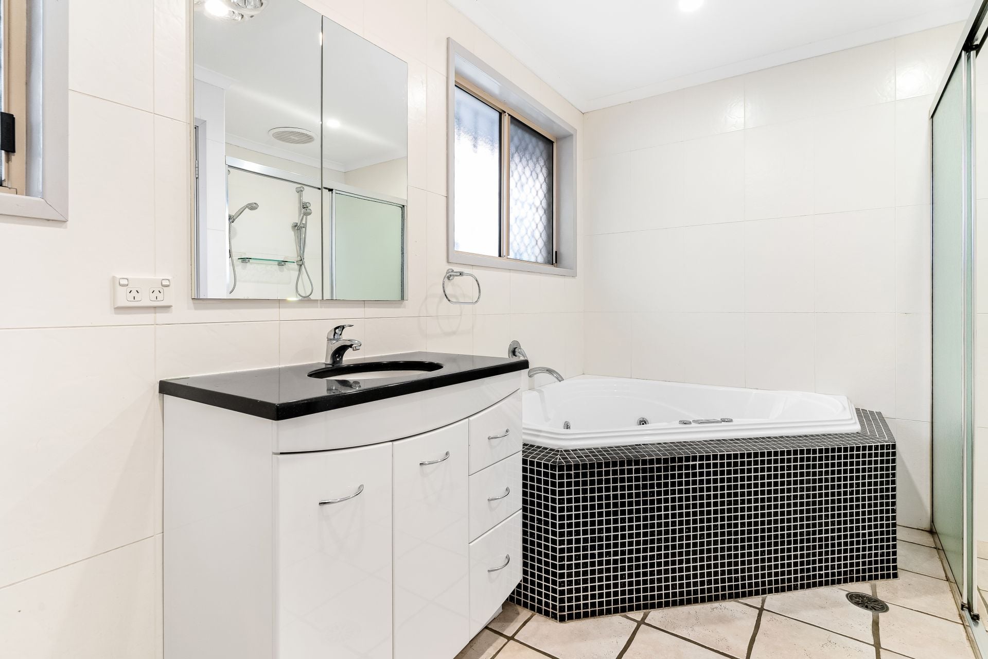 40 Ron Scott Circuit Greenacre NSW, Greenacre - Thumbnail 8