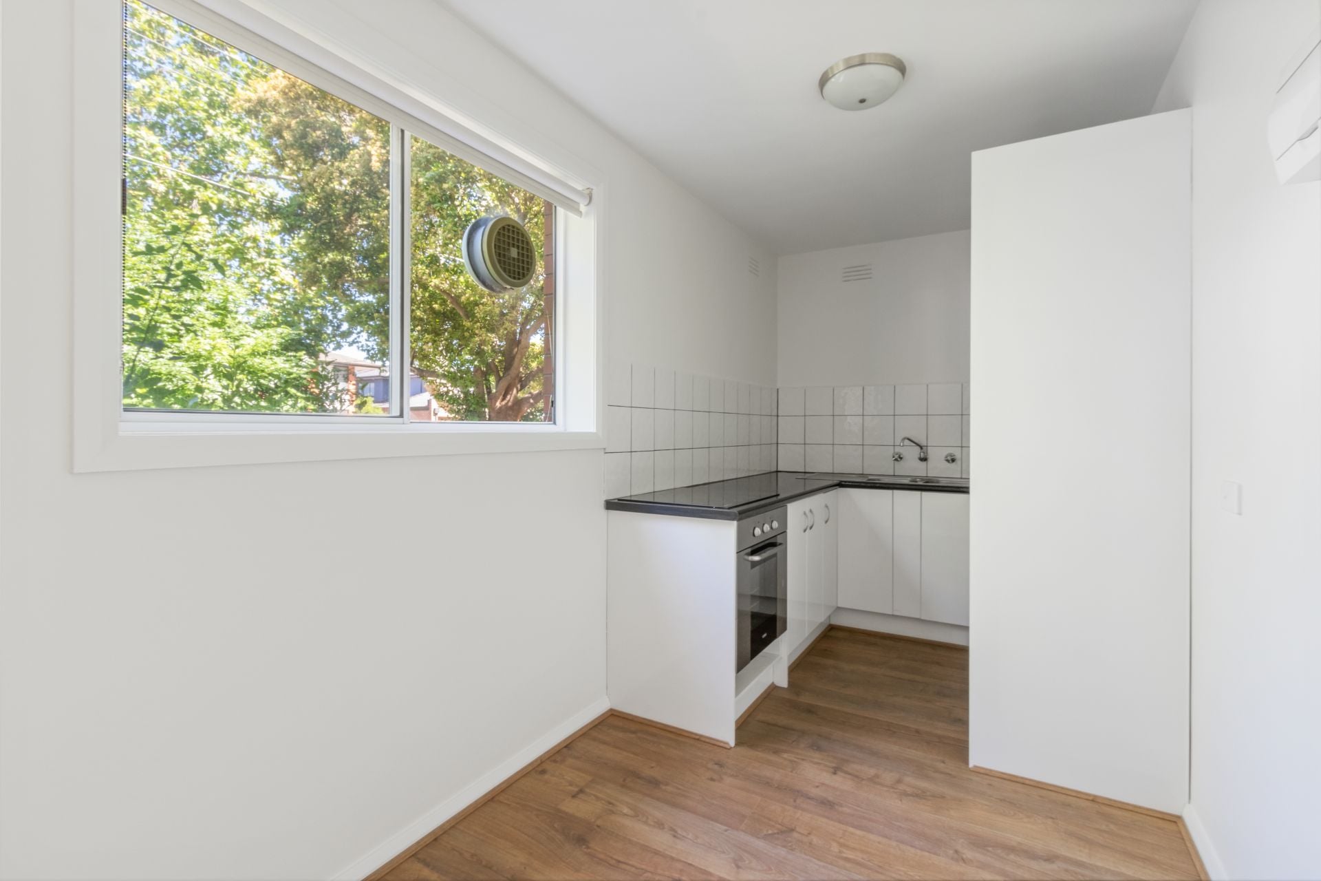 Spacious Two Bedroom Apartment In Idyllic Location!