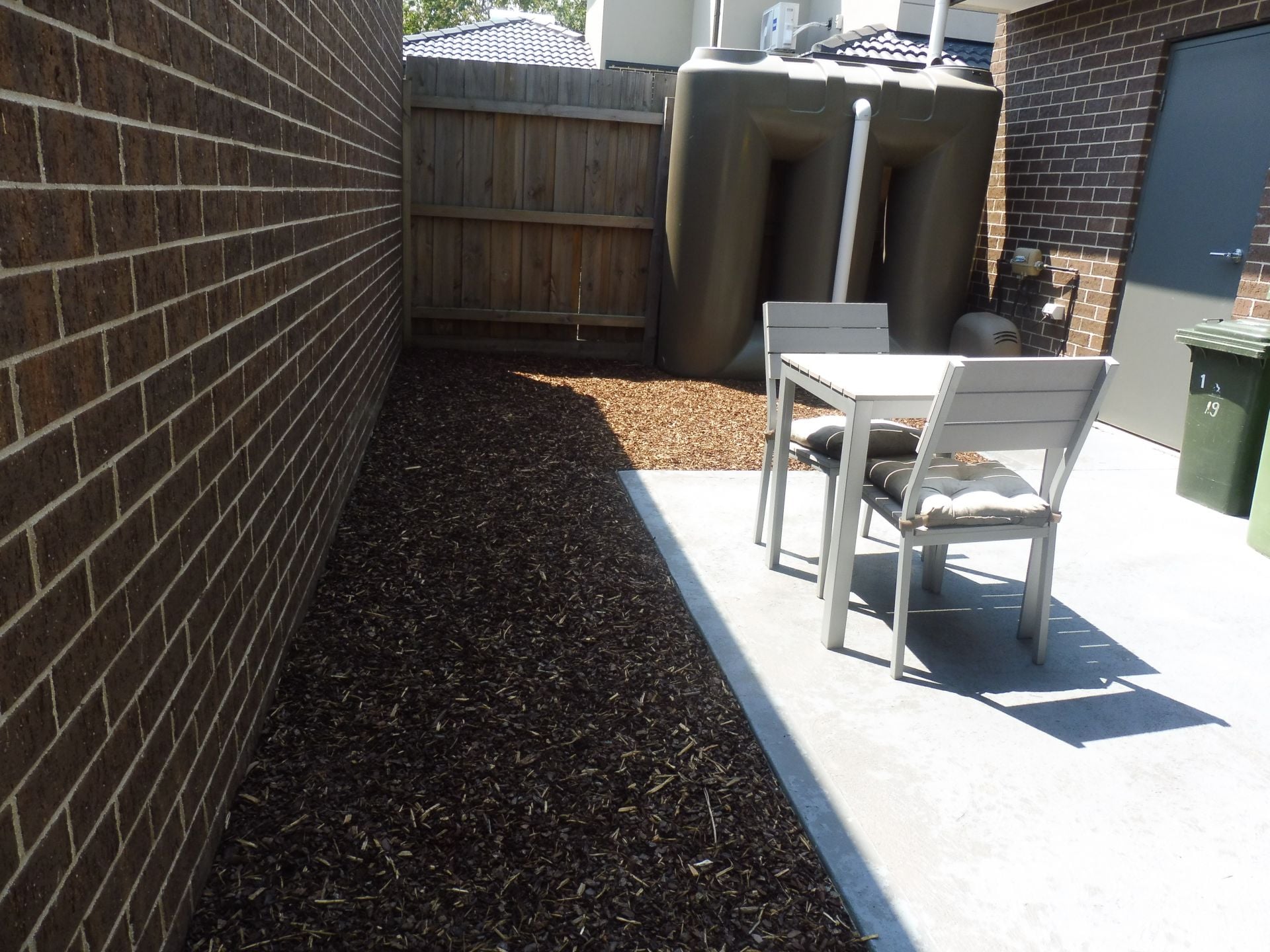 AS NEW 3 BEDROOM TOWNHOUSE