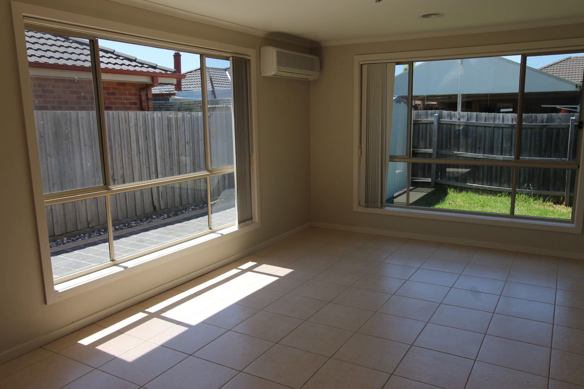 Spacious Home in Mill Park Lakes Estate