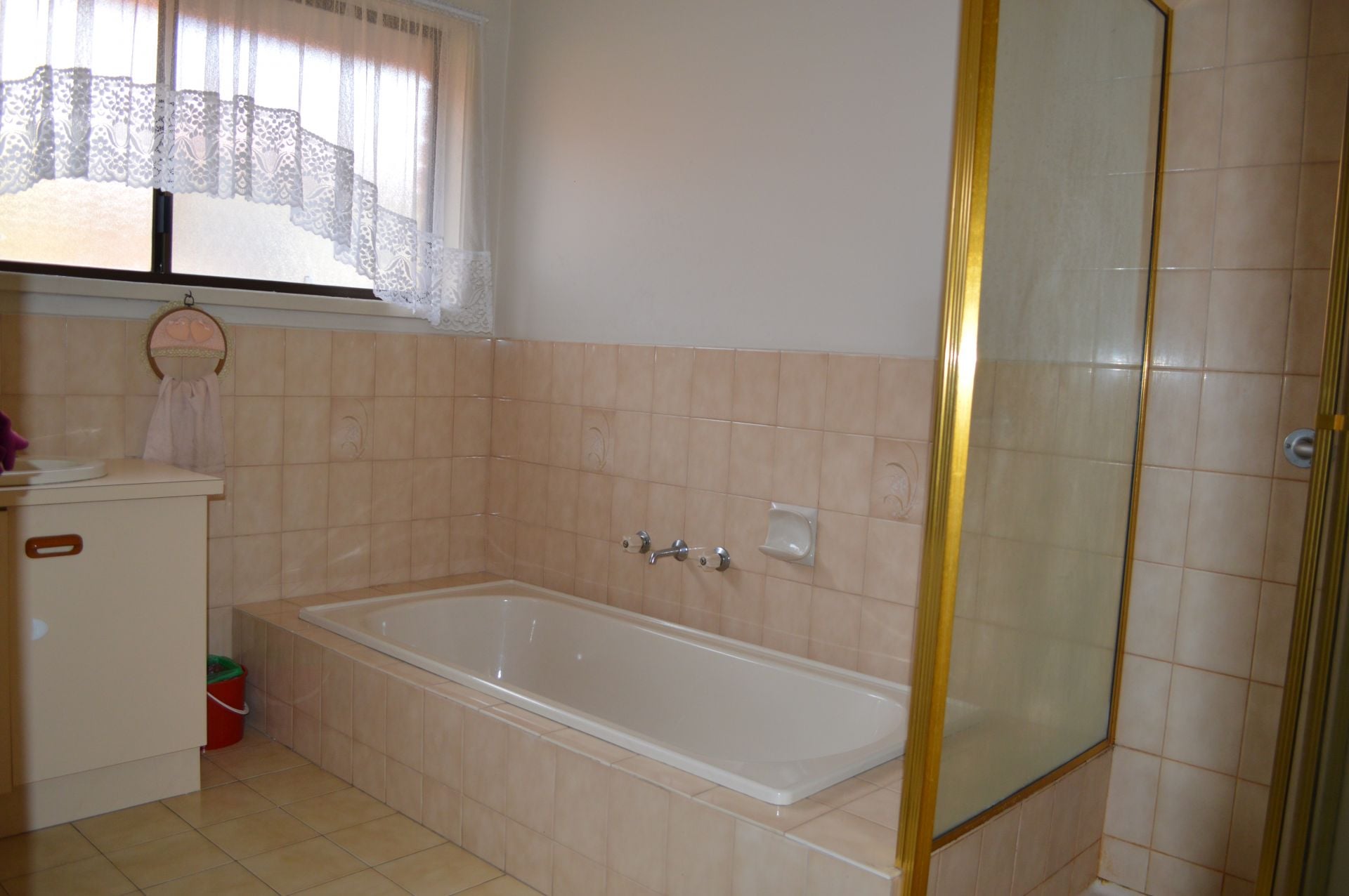 FANTASTICALLY LOCATED, SPACIOUS FAMILY HOME   *Insp Sat 17th Sep @ 11:25am*