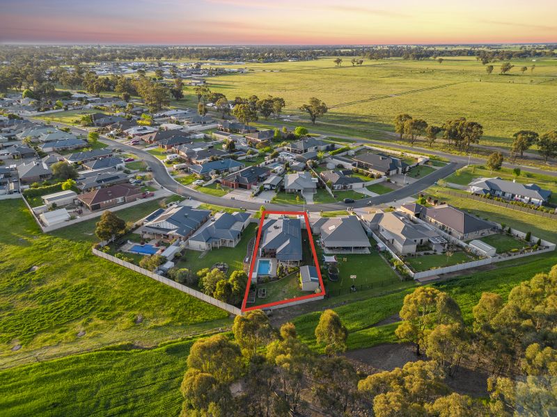13 Nugget Fuller Drive, Tocumwal Kerr Real Estate