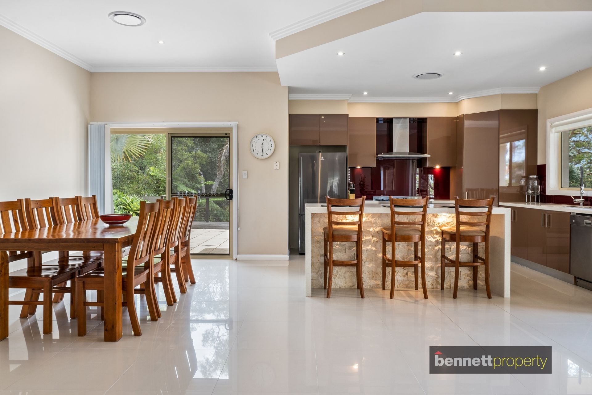 345 Lieutenant Bowen Drive, Bowen Mountain - Thumbnail 5
