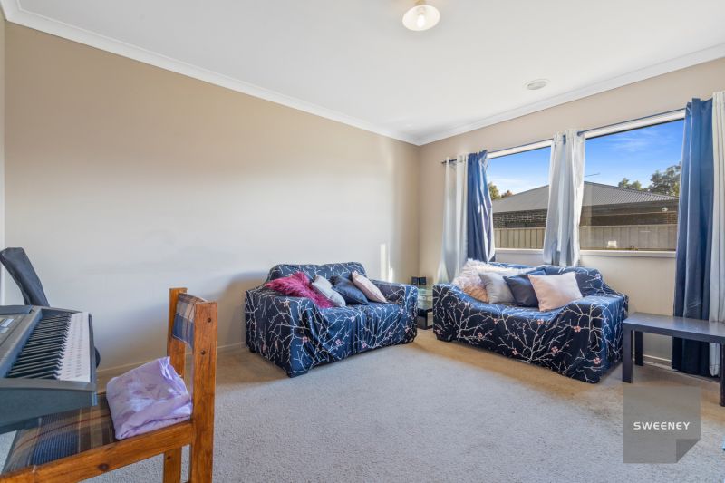 11 Moonglow Crescent, Maddingley - Thumbnail 8