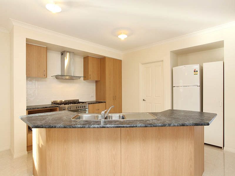 12 Kilburnie Drive MERNDA, Mernda - Thumbnail 4