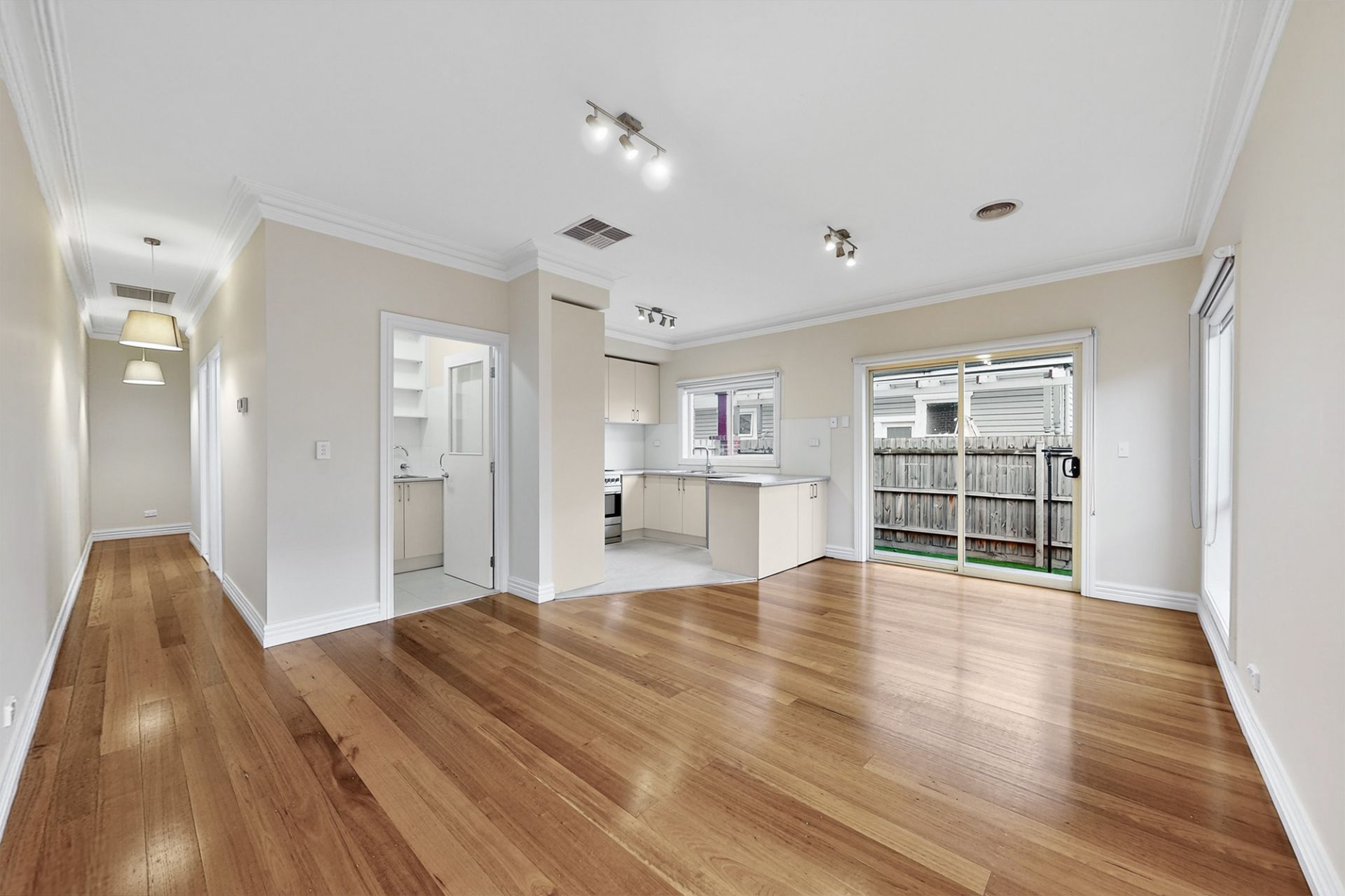 2/4 Eleanor Street, Footscray - Thumbnail 2