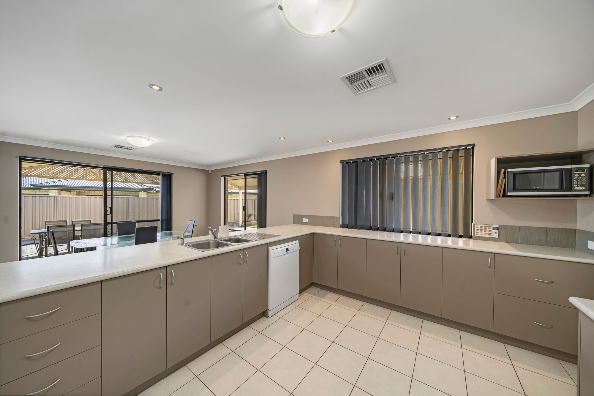 2 Bain Square, Forrestfield