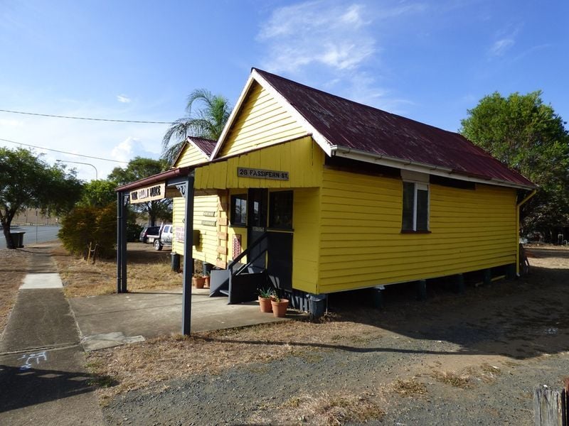 Real Estate For Sale 26 Fassifern Street Peak Crossing , QLD