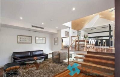 ARCHITECTURAL FAMILY RESIDENCE OF GRAND PROPORTIONS IN ST LEONARDS