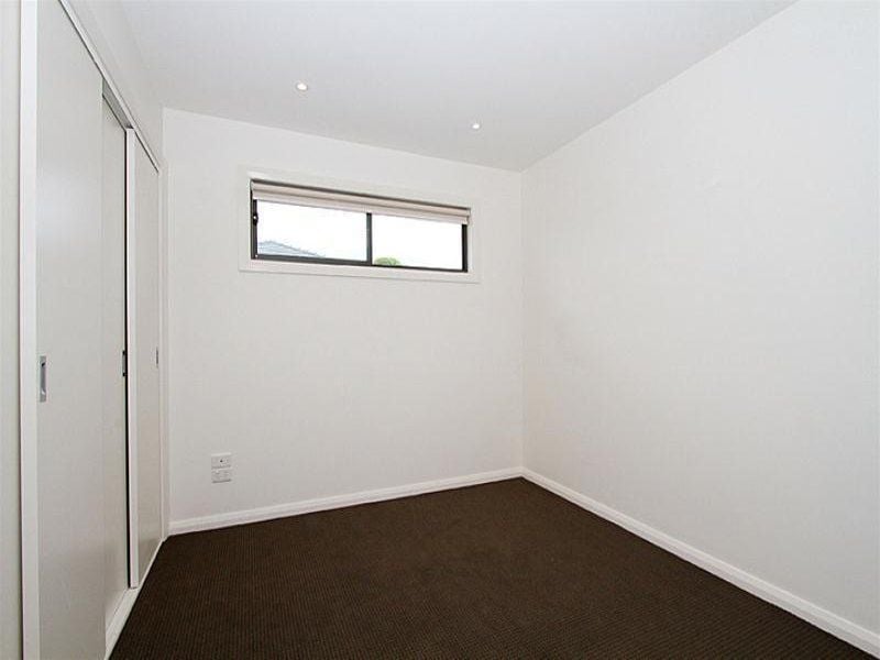Modern 4 Bedroom Townhouse!
