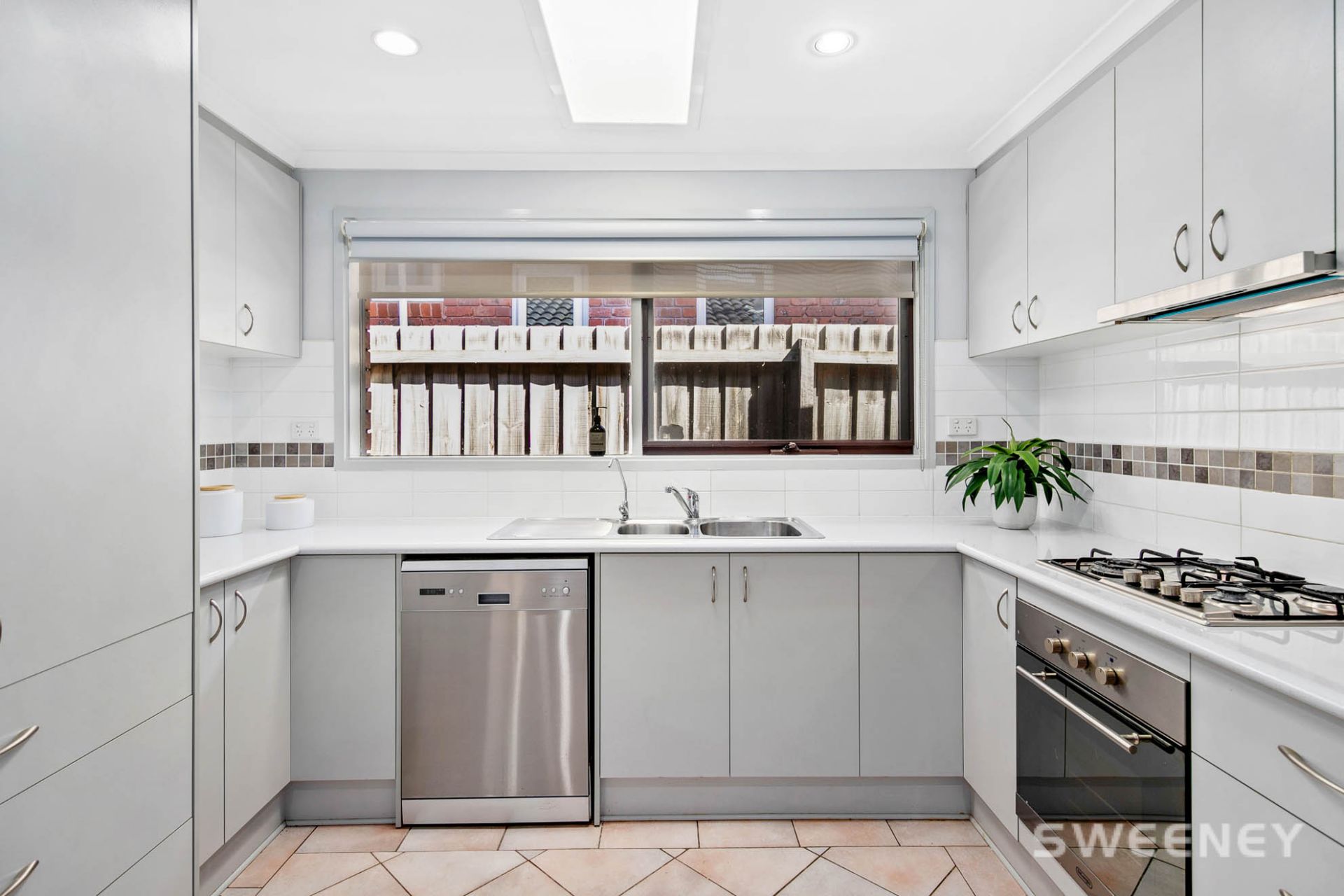 10 Ocean Court, Altona Meadows - Thumbnail 6