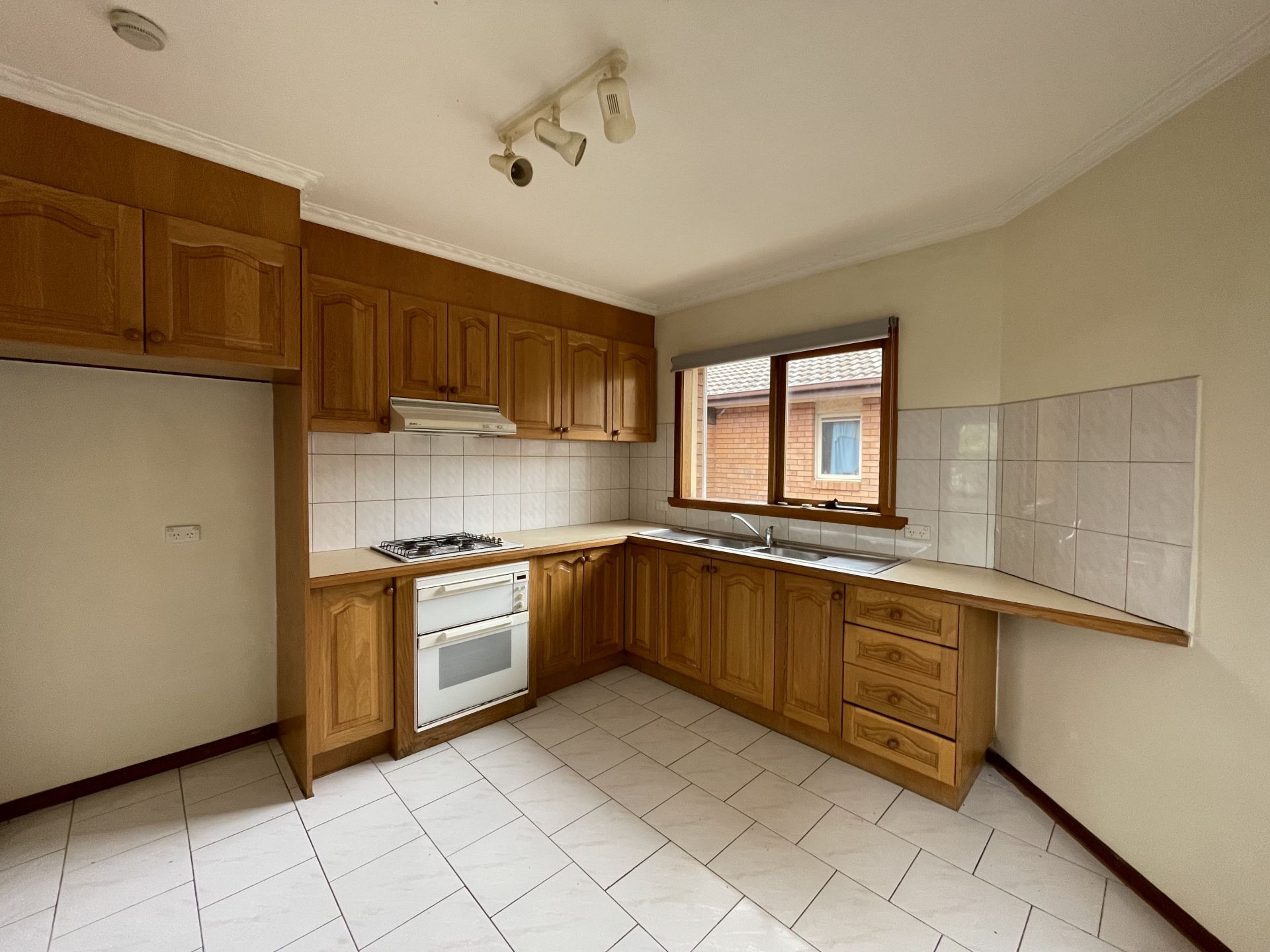 Charming Unit in an Ideal Location!