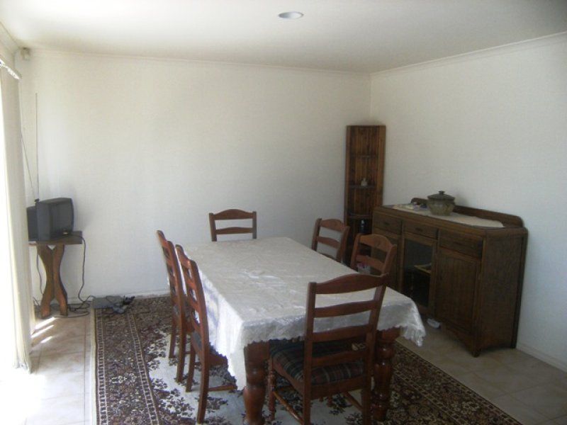 20 Nullarbor Place, Caroline Springs - Thumbnail 4