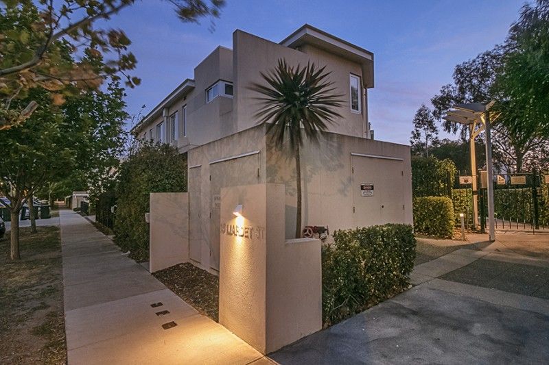 2/15 Liardet Street, Port Melbourne - Thumbnail 2