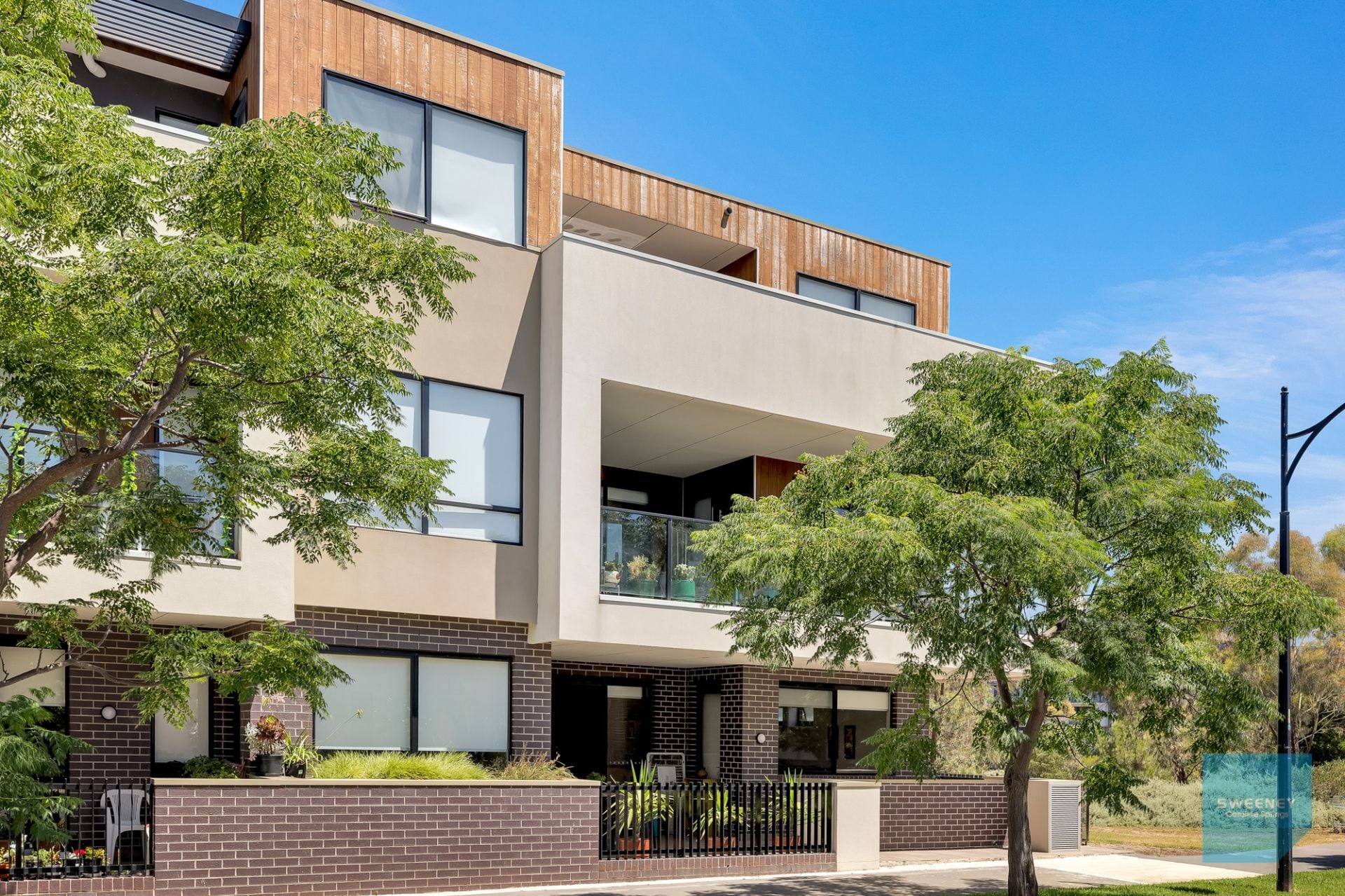 7/2 Monckton Place, Caroline Springs - Thumbnail 2