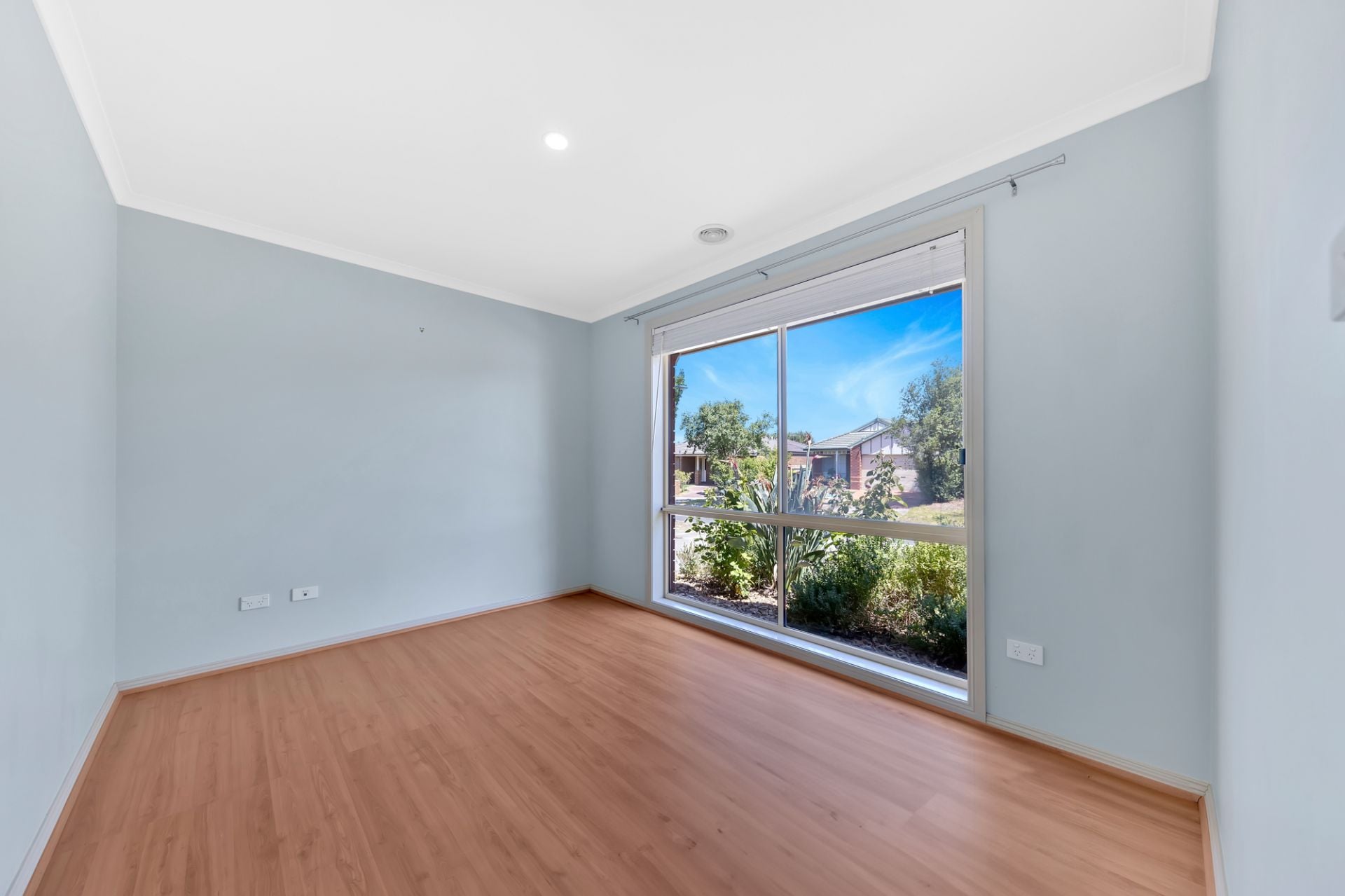 4 Bedroom Delight!
