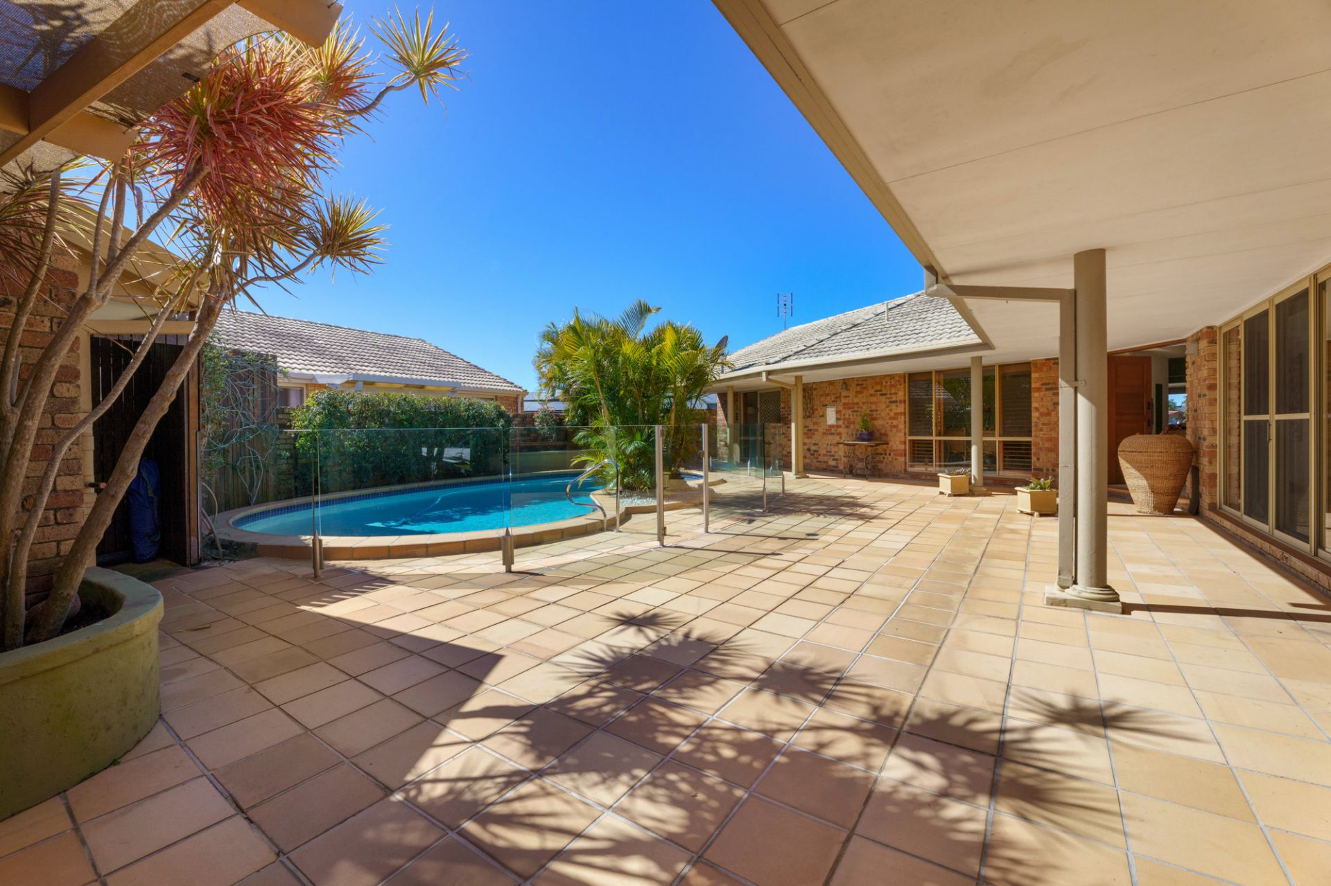 4 Cockleshell Court, Runaway Bay - Thumbnail 6