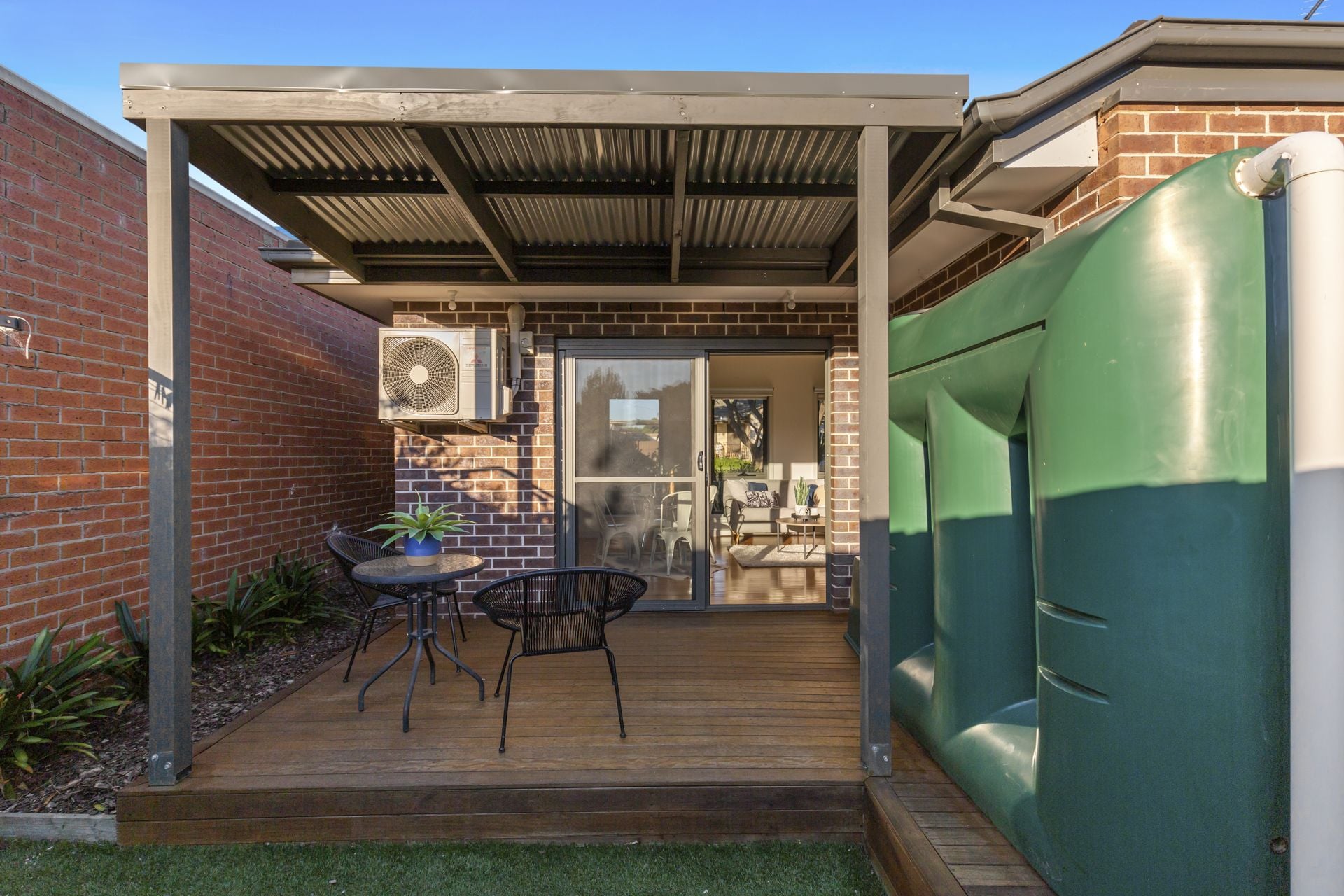 BOUTIQUE LIVING - STREET FRONTAGE