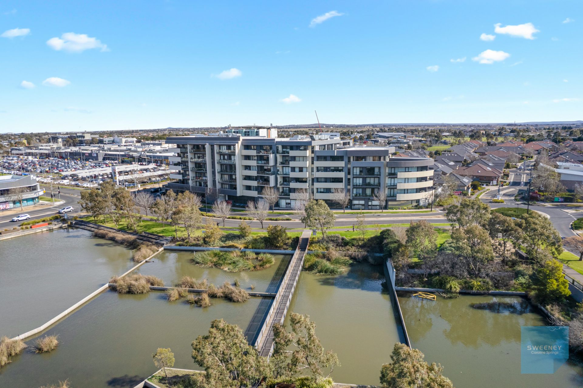251/73 Lake Street, Caroline Springs - Thumbnail 2